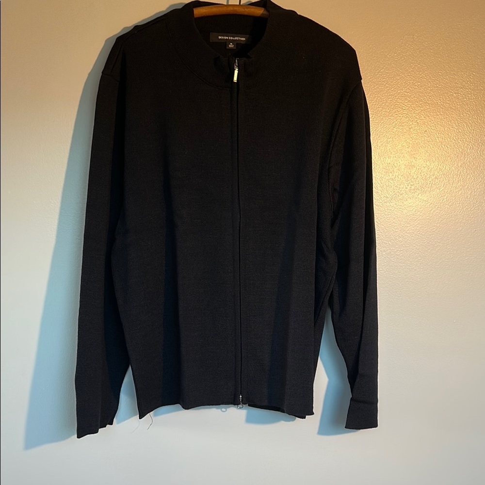 Men’s Navy Zip up sweater New XL